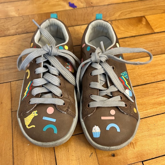Ten Little Sneakers size 1, with laces. - Picture 1 of 3
